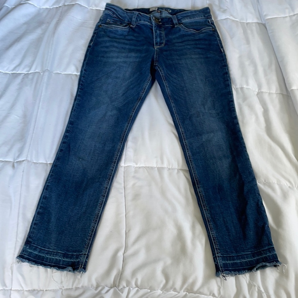 Kut from the Kloth straight leg ankle cut jeans size 6